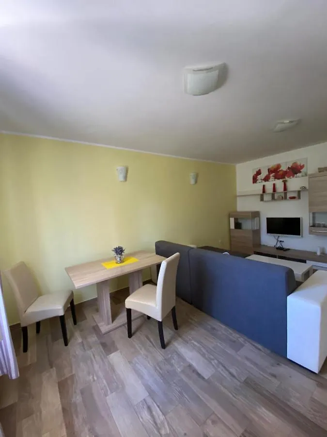 Apartmani Danica Nerezine
