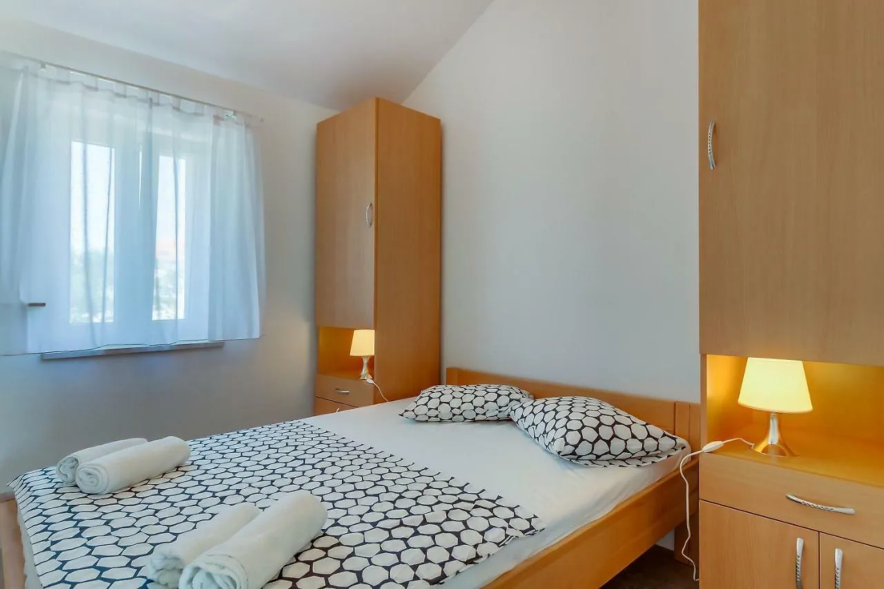 Apartmani Danica Nerezine